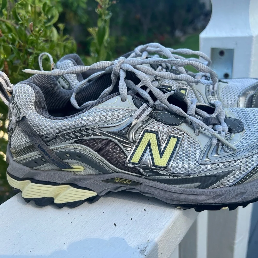 New Balance Gray Athletic Trail Running Shoes Women's Color Gray Sz 6